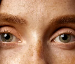 Zrak pod paľbou: Ako ho chrániť pri práci za počítačom a v lete pred slnečnými lúčmi